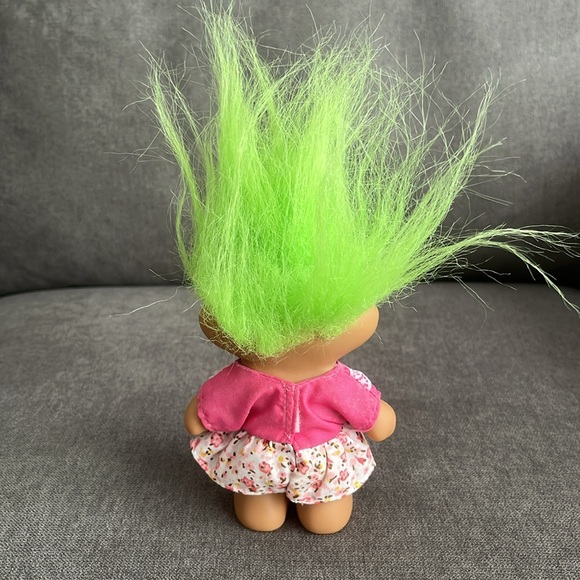 💚 HOST PICK 💚 Vintage Green Haired Troll Doll in Pink Dress - Picture 4 of 10